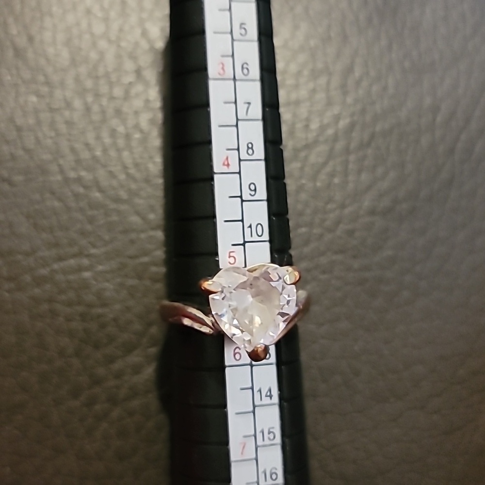 HEART RING.  Cubic zarcinia heart-shaped ring  size 5.5 beautiful shiny heart